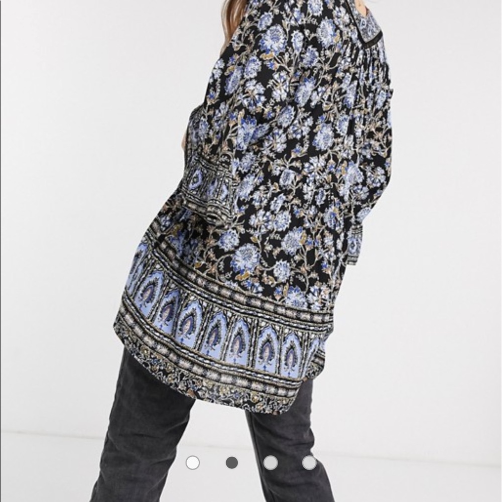 NWT Free People | Printed V neck tunic